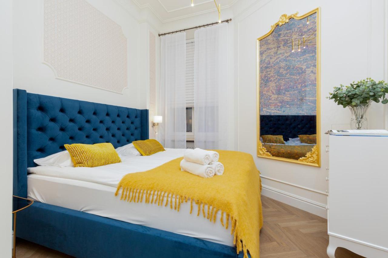 Royal Apartment Kopernika By Renters Prestige ワルシャワ エクステリア 写真