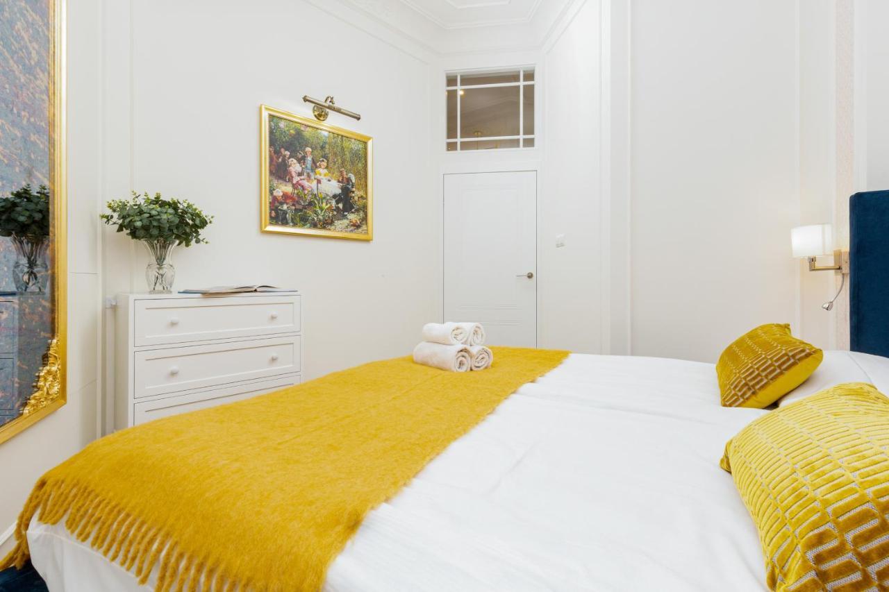 Royal Apartment Kopernika By Renters Prestige ワルシャワ エクステリア 写真